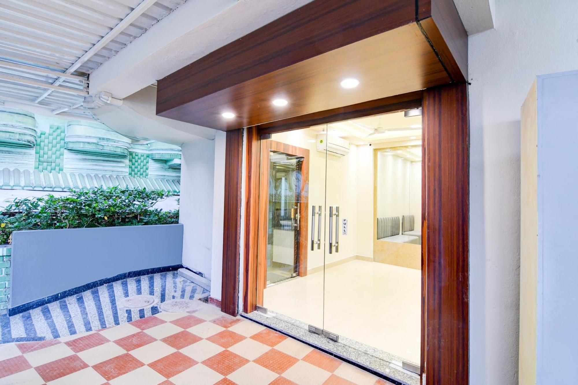 Super Townhouse Kaikhali Near Airport Calcutta (Kolkata) Esterno foto