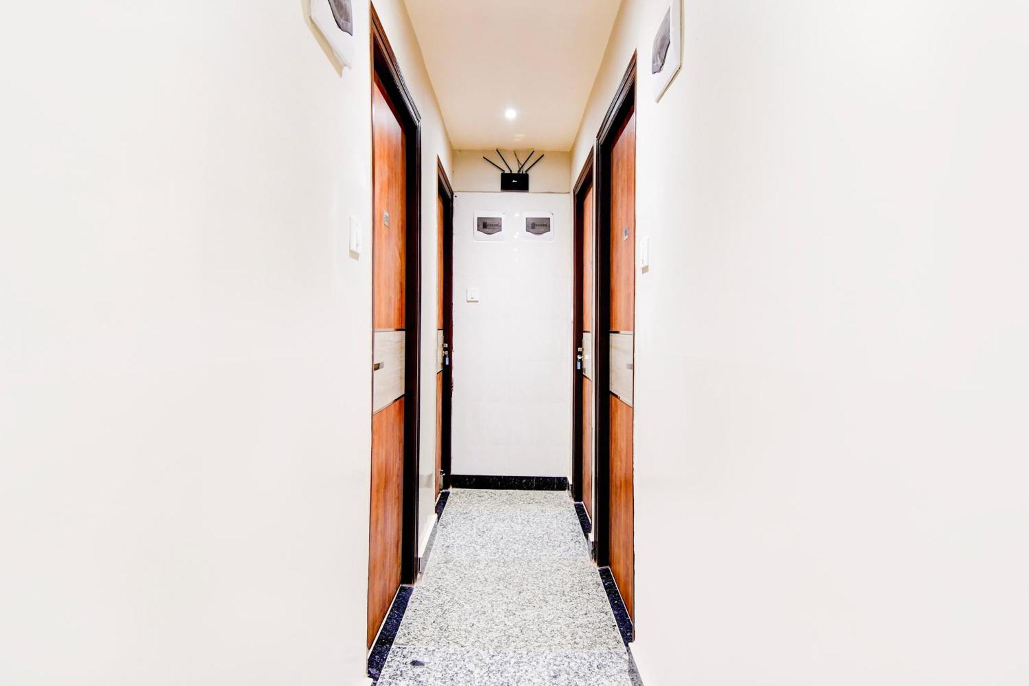 Super Townhouse Kaikhali Near Airport Calcutta (Kolkata) Esterno foto