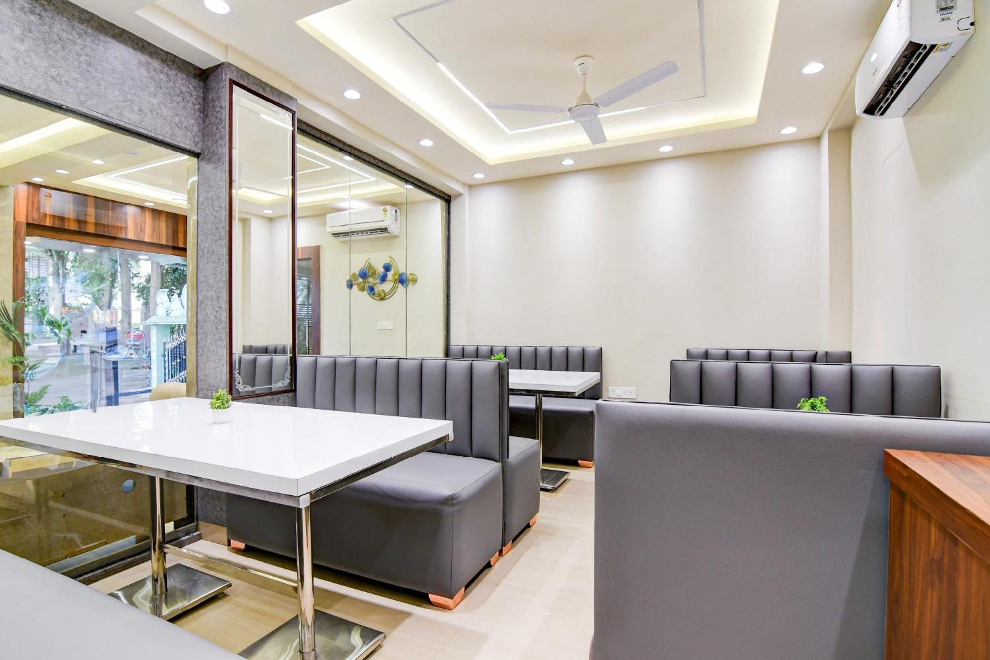 Super Townhouse Kaikhali Near Airport Calcutta (Kolkata) Esterno foto