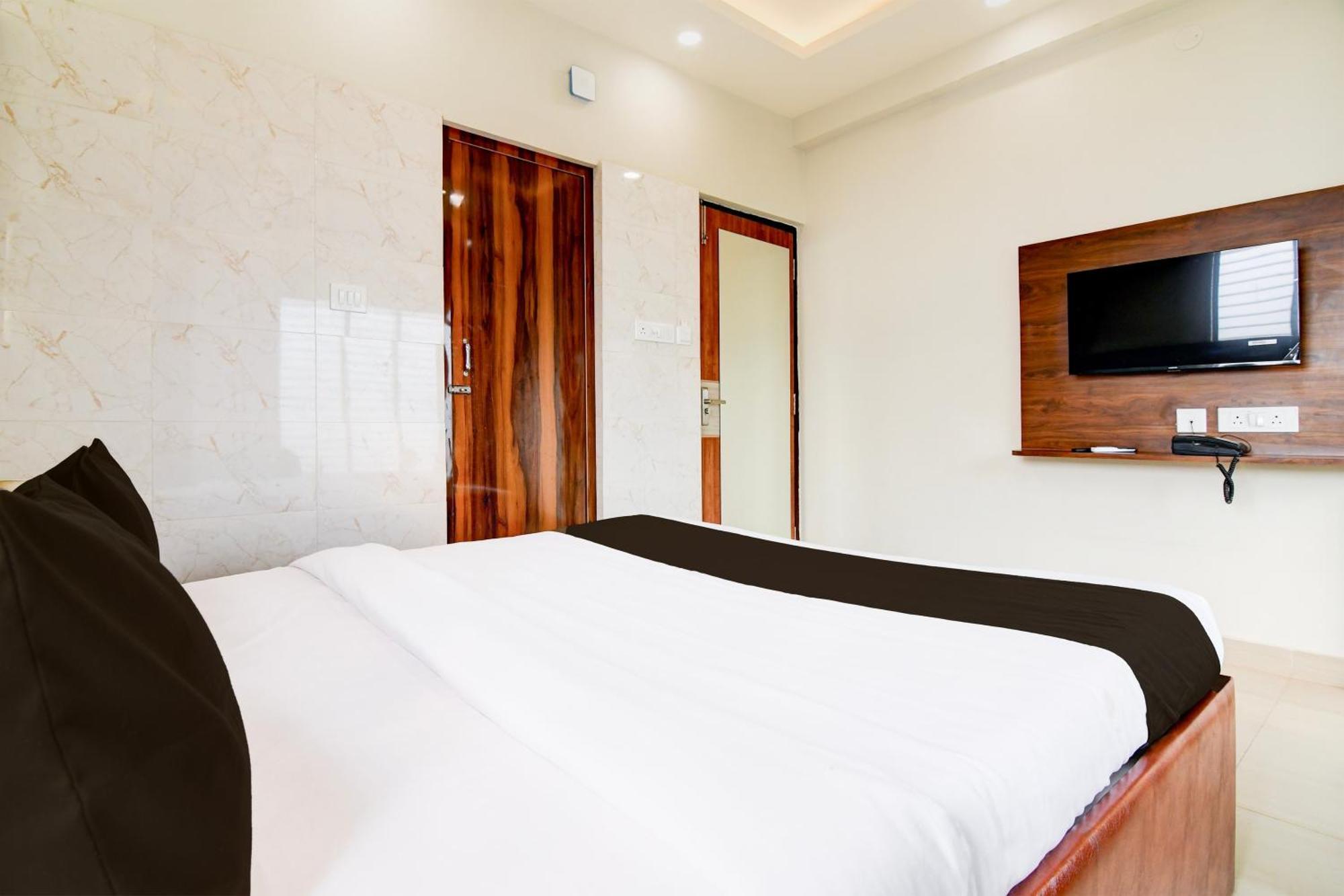 Super Townhouse Kaikhali Near Airport Calcutta (Kolkata) Esterno foto